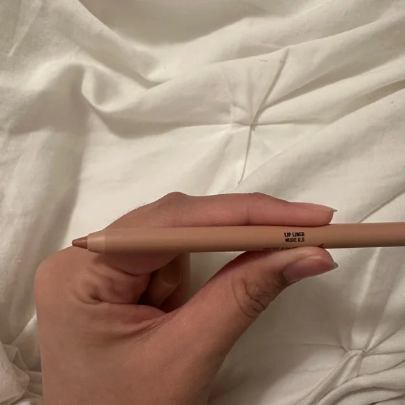 NIB DISCONTINUED KKW BEAUTY NUDE LIP LINERS NUDE 0.5 LIGHT PINKY NUDE - Picture 3 of 3